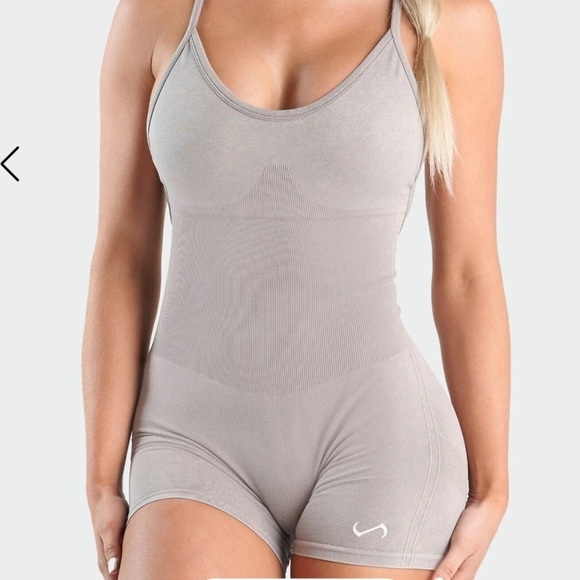 TLF Vintage Sand Sculpt Seamless Scrunch Butt Onesie tan large open back - Picture 3 of 13